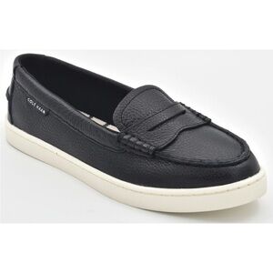 Authentic Cole Haan Women's Nantucket Classic Loafers. Size 9